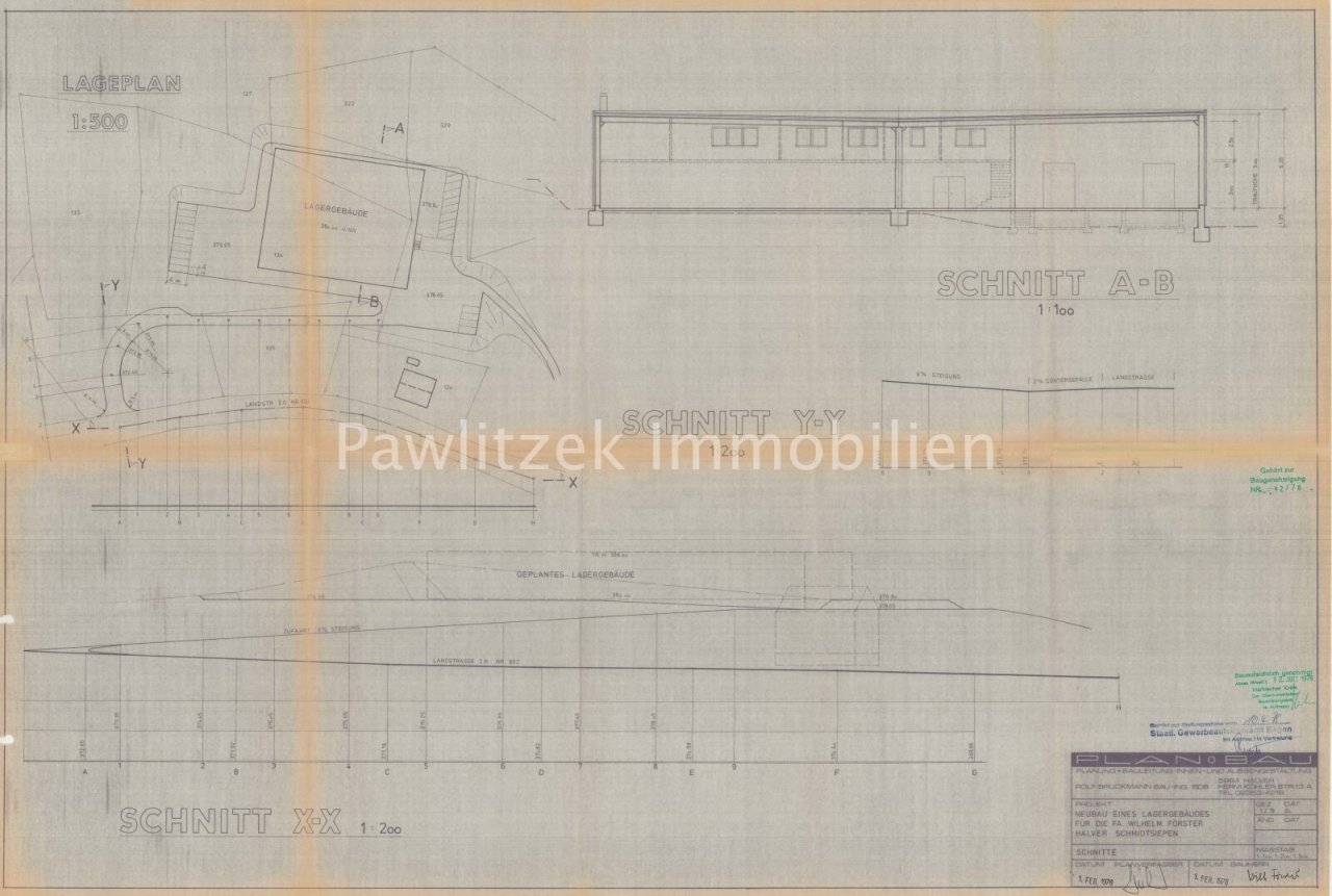Lageplan und Schnitt Halle
